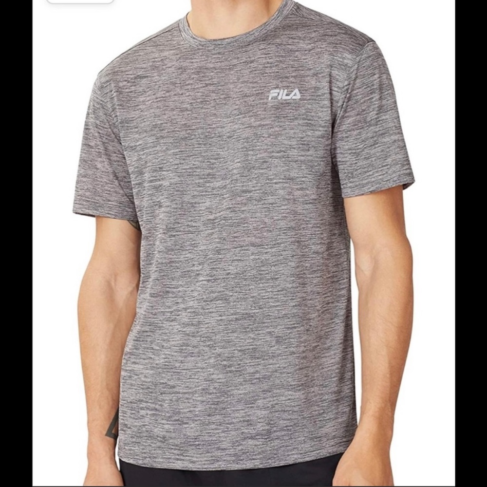 NWT Men’s Size Large Fila Short Sleeve Quick Dry Logo Print Tee In Rainfall Grey